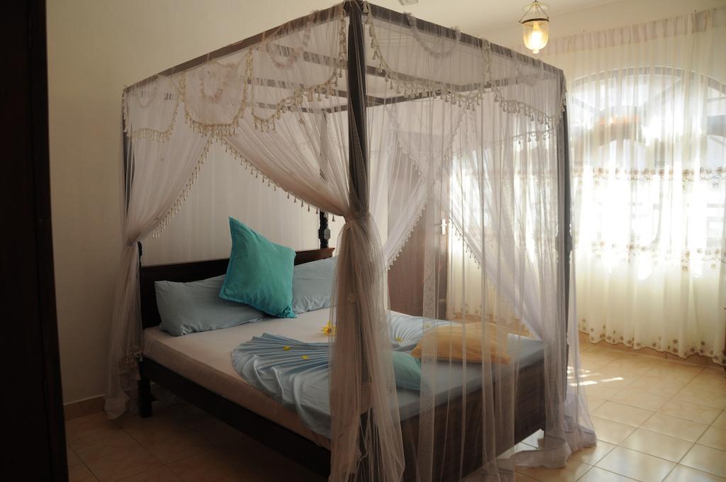 Thenu Rest Guest House Galle Quarto foto